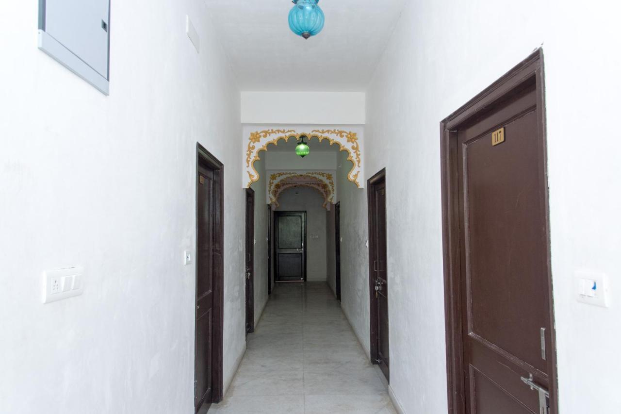 Oyo 14118 Hotel Kalika Palace Udaipur Exterior foto